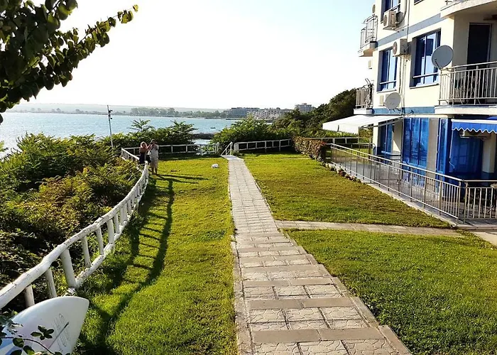 Blue Bay Sea View Apartment Pomorie